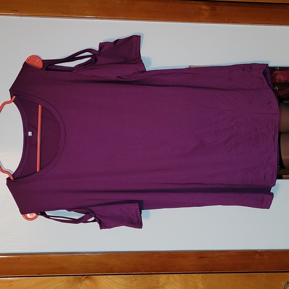 L, shirt with cut out shoulders, Maroon